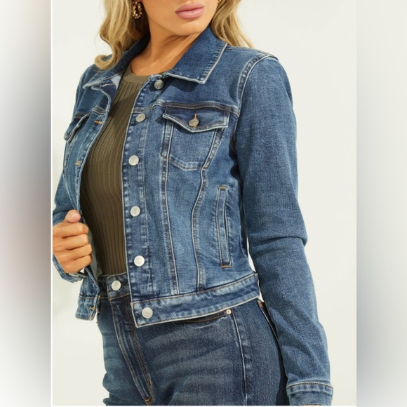 GUESS Denim Trucker Jacket ~ Medium Wash Blue Jean ~ Silver Buttons ~ XL - Picture 10 of 16